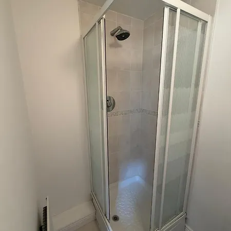 2-bedroom Near Airport *