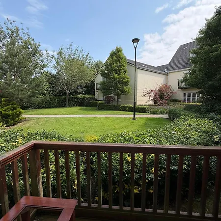 2-bedroom Near Airport Appartement